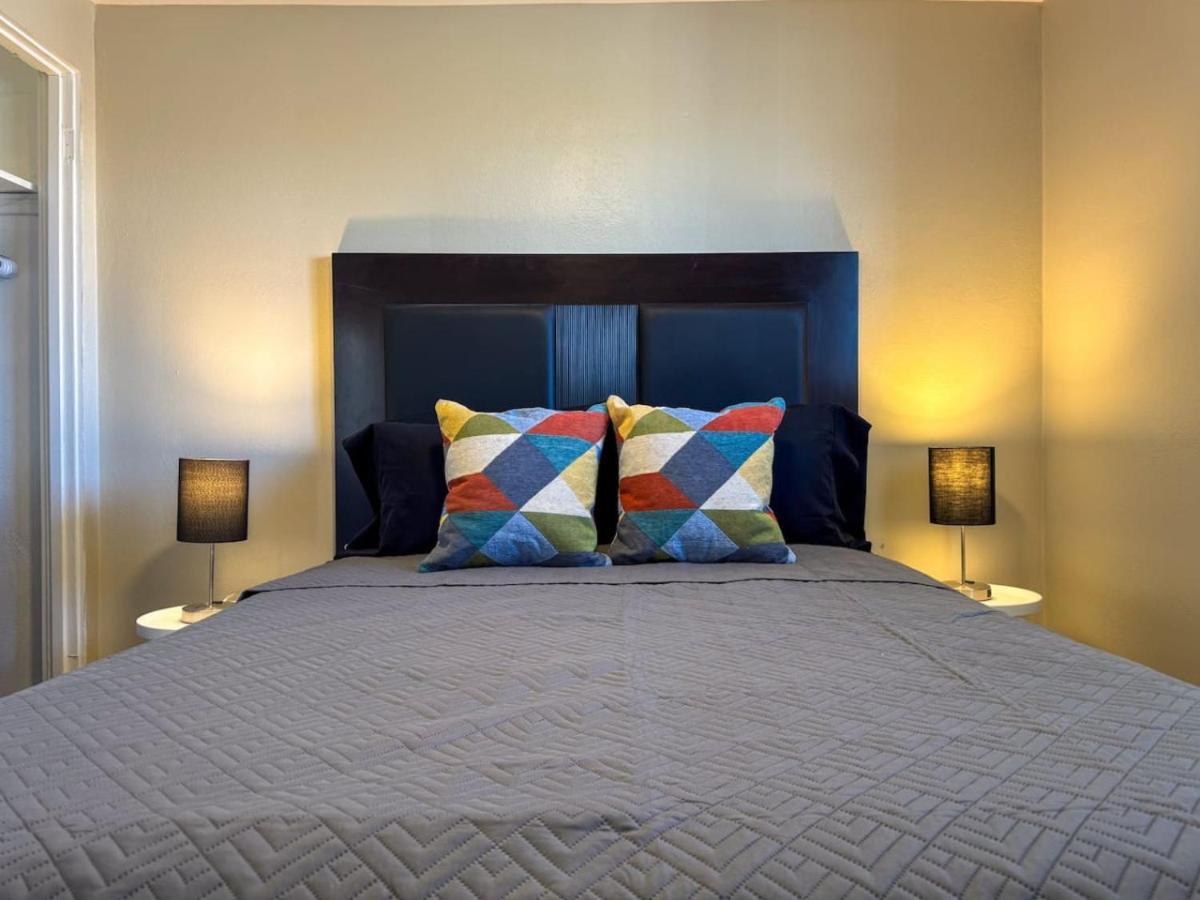 Sleeps 8 2 Full 5 Beds Parking Wifi Apartment